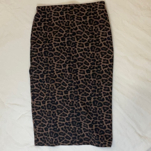 H&M | Leopard Print Pencil Skirt | Size S |Reversible | MIDI | Stretchy - Picture 3 of 4